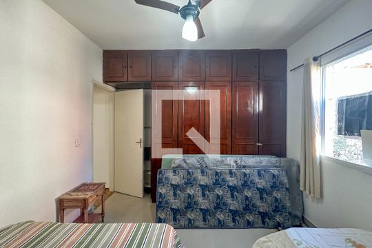 Quarto de apartamento para alugar com 1 quarto, 50m² em Jardim Las Palmas, Guarujá