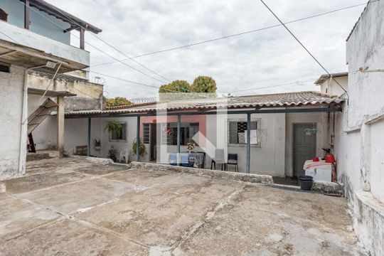 Quintal de casa à venda com 2 quartos, 280m² em João Pinheiro, Belo Horizonte