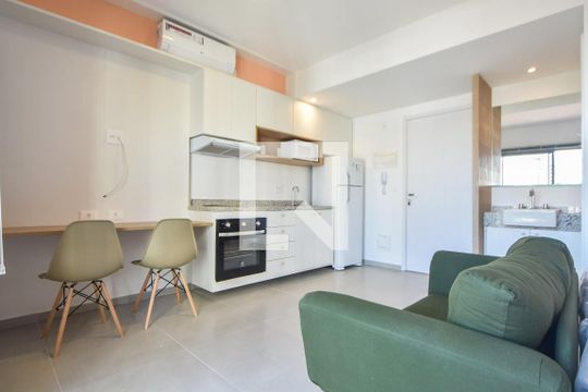 Sala  de kitnet/studio para alugar com 1 quarto, 28m² em Vila Congonhas, São Paulo