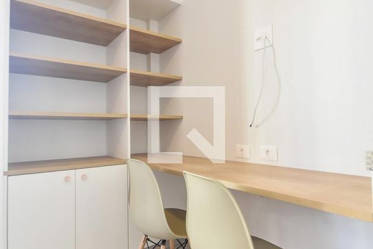 Sala  de kitnet/studio para alugar com 1 quarto, 28m² em Vila Congonhas, São Paulo