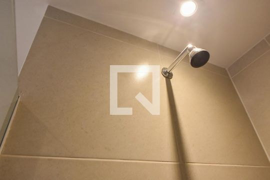 Banheiro  de kitnet/studio para alugar com 1 quarto, 28m² em Vila Congonhas, São Paulo