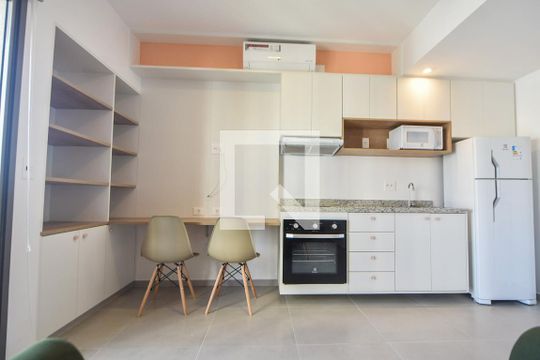 Sala  de kitnet/studio para alugar com 1 quarto, 28m² em Vila Congonhas, São Paulo