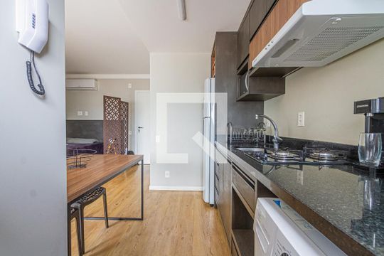 Cozinha de apartamento para alugar com 1 quarto, 42m² em Campinas, São José