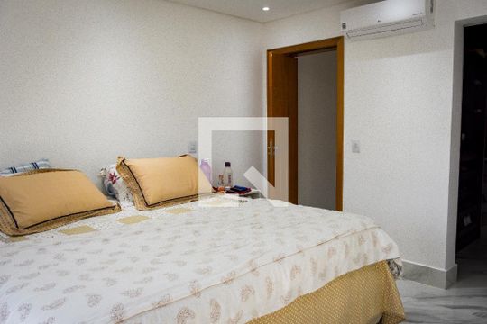 Suíte de casa à venda com 3 quartos, 165m² em Parque Capuava, Santo André