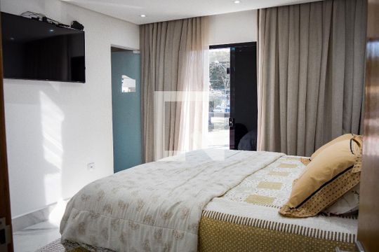 Suíte de casa à venda com 3 quartos, 165m² em Parque Capuava, Santo André