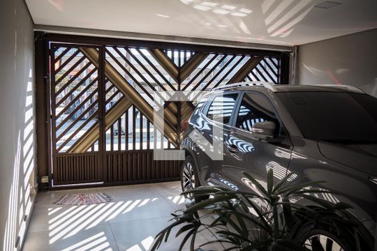 Garagem de casa à venda com 3 quartos, 165m² em Parque Capuava, Santo André