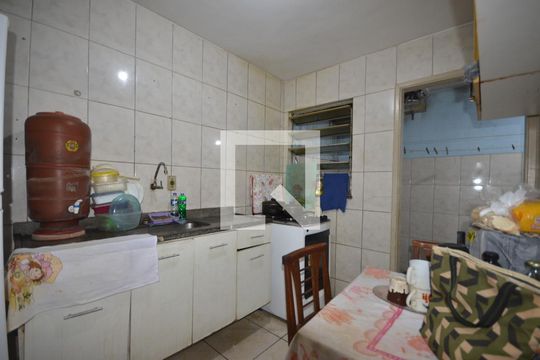 Cozinha de apartamento à venda com 2 quartos, 60m² em Brás de Pina, Rio de Janeiro