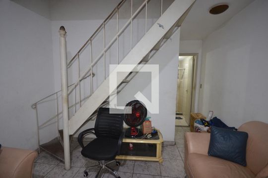Sala de apartamento à venda com 2 quartos, 60m² em Brás de Pina, Rio de Janeiro