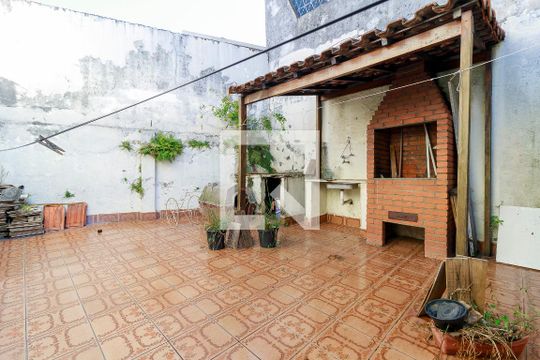 Quintal de casa à venda com 4 quartos, 205m² em Campo Belo, São Paulo