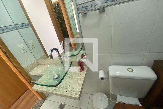 Banheiro da Suíte de casa para alugar com 3 quartos, 180m² em Jardim Lisboa, São Paulo
