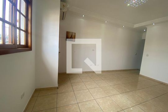 Sala de casa para alugar com 3 quartos, 180m² em Jardim Lisboa, São Paulo