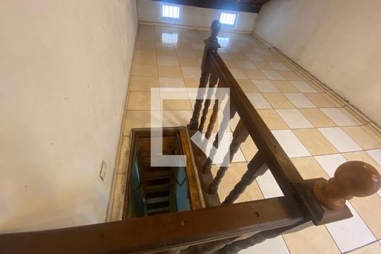 Sótão de casa para alugar com 3 quartos, 180m² em Jardim Lisboa, São Paulo
