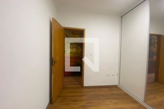 Quarto 1 de casa para alugar com 3 quartos, 180m² em Jardim Lisboa, São Paulo