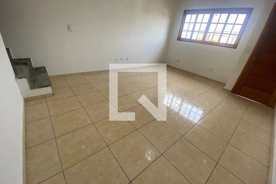 Sala de casa para alugar com 3 quartos, 180m² em Jardim Lisboa, São Paulo