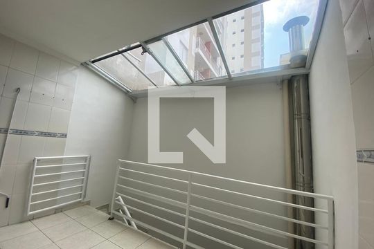 Área de Serviço de casa para alugar com 3 quartos, 180m² em Jardim Lisboa, São Paulo