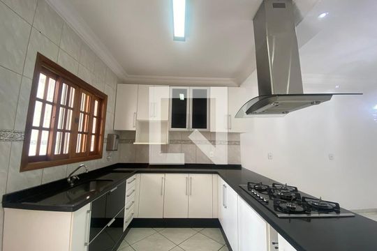 Cozinha de casa para alugar com 3 quartos, 180m² em Jardim Lisboa, São Paulo