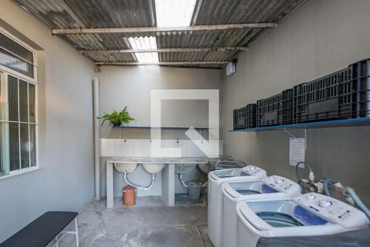 Lavanderia de kitnet/studio para alugar com 1 quarto, 24m² em Carlos Prates, Belo Horizonte