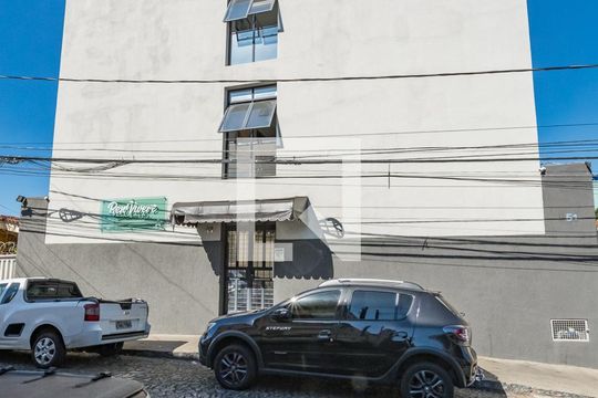 Fachada de kitnet/studio para alugar com 1 quarto, 24m² em Carlos Prates, Belo Horizonte