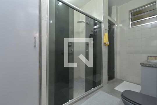 Banheiro de apartamento à venda com 2 quartos, 74m² em Campos Elíseos, São Paulo