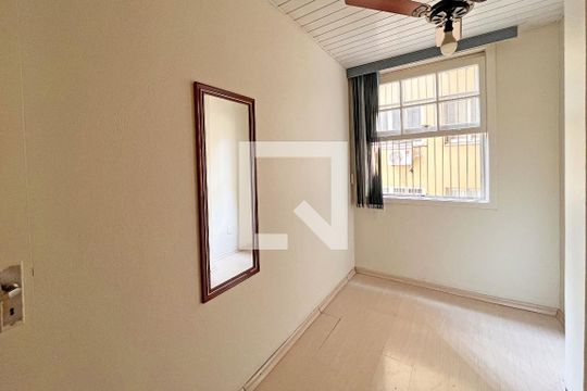 Quarto 2 de apartamento à venda com 2 quartos, 45m² em Centro Histórico, Porto Alegre