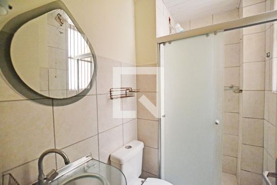 Banheiro de apartamento à venda com 2 quartos, 45m² em Centro Histórico, Porto Alegre