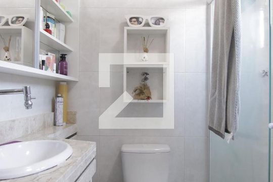 Banheiro de casa à venda com 2 quartos, 150m² em Vila Ré, São Paulo