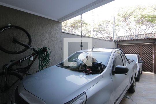 Garagem de casa à venda com 2 quartos, 150m² em Vila Ré, São Paulo