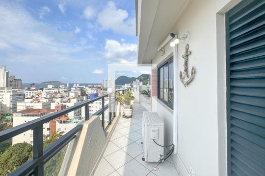Quarto 1 de apartamento para alugar com 2 quartos, 125m² em Jardim Las Palmas, Guarujá