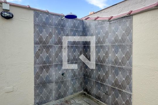 Área comum - Ducha de apartamento para alugar com 2 quartos, 125m² em Jardim Las Palmas, Guarujá