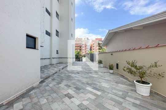Área comum  de apartamento para alugar com 2 quartos, 125m² em Jardim Las Palmas, Guarujá