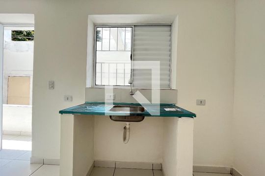Cozinha  de kitnet/studio para alugar com 1 quarto, 18m² em Vila do Encontro, São Paulo