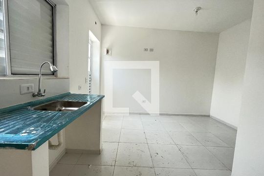 Cozinha  de kitnet/studio para alugar com 1 quarto, 18m² em Vila do Encontro, São Paulo