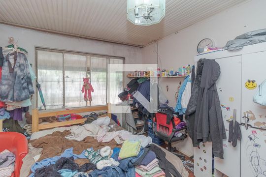 Quarto de casa à venda com 3 quartos, 480m² em Morro Santana, Porto Alegre