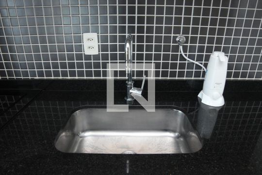 Cozinha de apartamento para alugar com 1 quarto, 52m² em Consolação, São Paulo