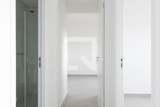 Corredor dos Quartos de apartamento para alugar com 2 quartos, 41m² em Itaquera, São Paulo
