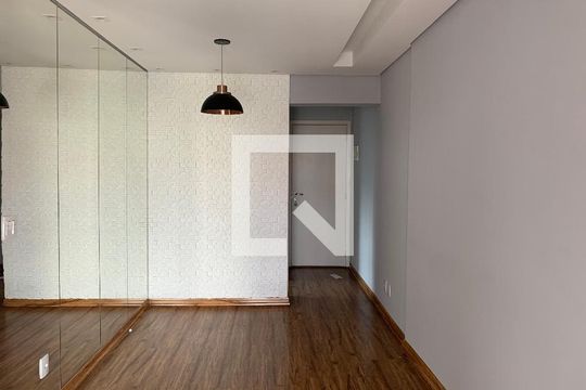 Sala de apartamento para alugar com 2 quartos, 56m² em Centro, Guarulhos