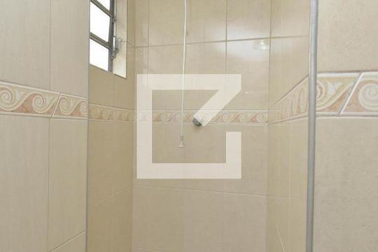 Banheiro de kitnet/studio para alugar com 1 quarto, 36m² em Sé, São Paulo
