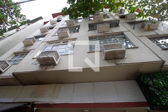 Fachada do Prédio de apartamento à venda com 2 quartos, 70m² em Leblon, Rio de Janeiro
