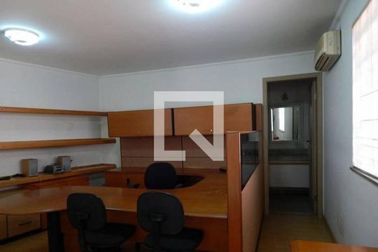 Casa à venda com 4 quartos, 200m² em Vila Madalena, São Paulo