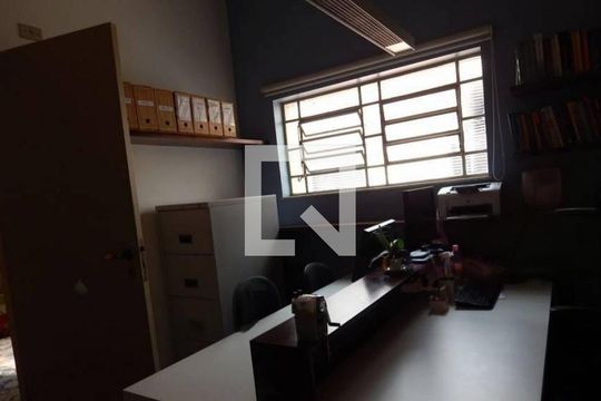 Casa à venda com 4 quartos, 200m² em Vila Madalena, São Paulo
