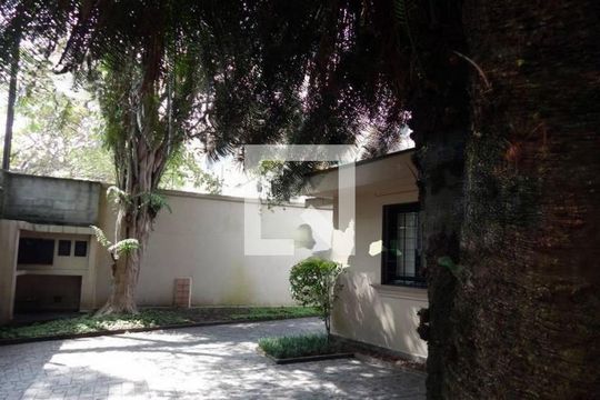 Casa à venda com 4 quartos, 200m² em Vila Madalena, São Paulo
