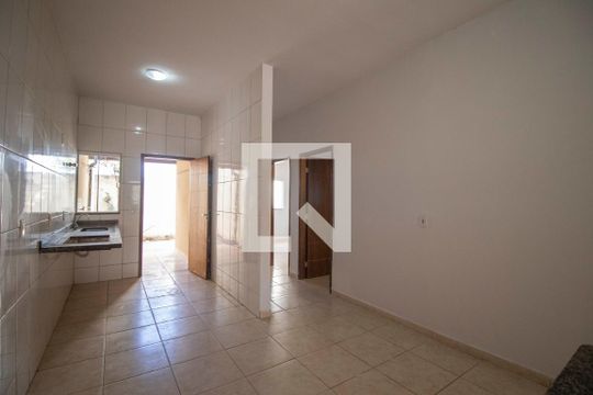 Cozinha de casa para alugar com 3 quartos, 95m² em Residencial Sao Leopoldo, Goiânia