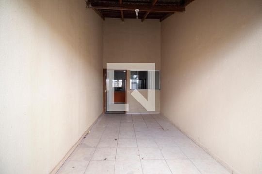 Garagem de casa para alugar com 3 quartos, 95m² em Residencial Sao Leopoldo, Goiânia
