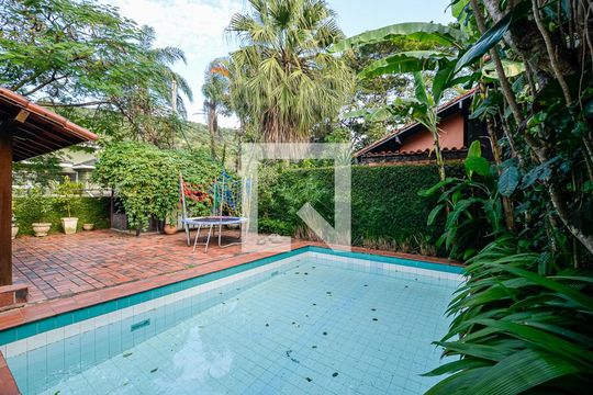 Área externa de casa à venda com 4 quartos, 390m² em Vila Progresso, Niterói