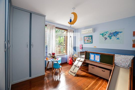 Quarto de casa à venda com 4 quartos, 390m² em Vila Progresso, Niterói