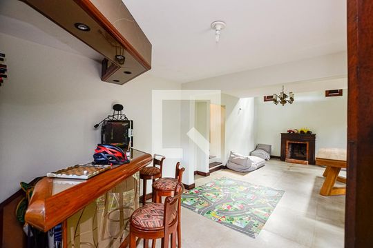 Sala de casa à venda com 4 quartos, 390m² em Vila Progresso, Niterói