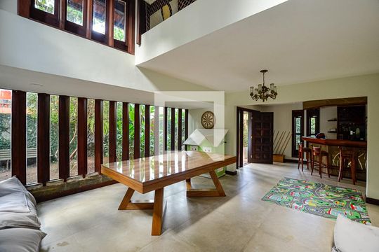 Casa à venda com 4 quartos, 390m² em Vila Progresso, Niterói