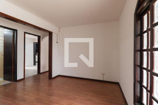 Sala/Quarto de casa à venda com 4 quartos, 296m² em Hauer, Curitiba