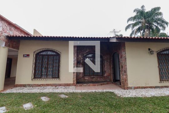 Fachada  de casa à venda com 4 quartos, 296m² em Hauer, Curitiba
