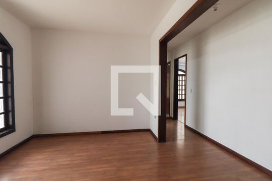 Sala/Quarto de casa à venda com 4 quartos, 296m² em Hauer, Curitiba